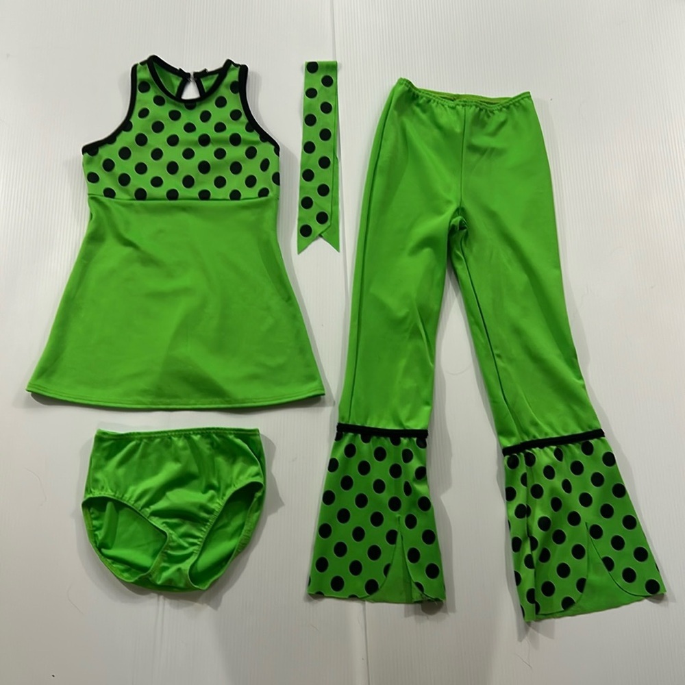 368. Green‎ Polka Dot Women's 4 piece dance outfit (INT)